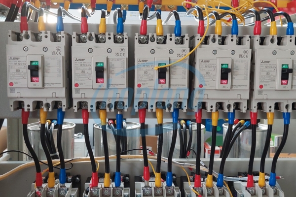 Phụ kiện tủ điện khác là nhóm các linh kiện hỗ trợ lắp đặt, cố định