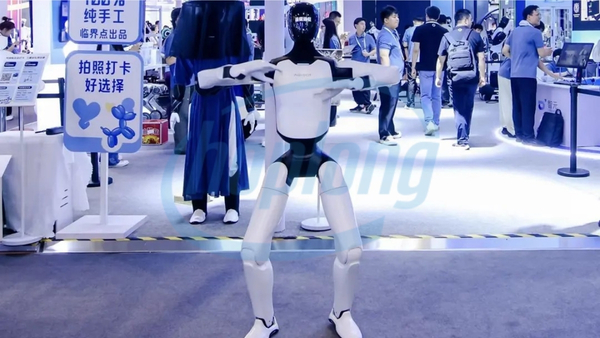 agibot-ra-mat-robot-hinh-nguoi-a3-ultra-van-hanh-8-tieng-lien-tuc-tai-waic-2026-1.jpg