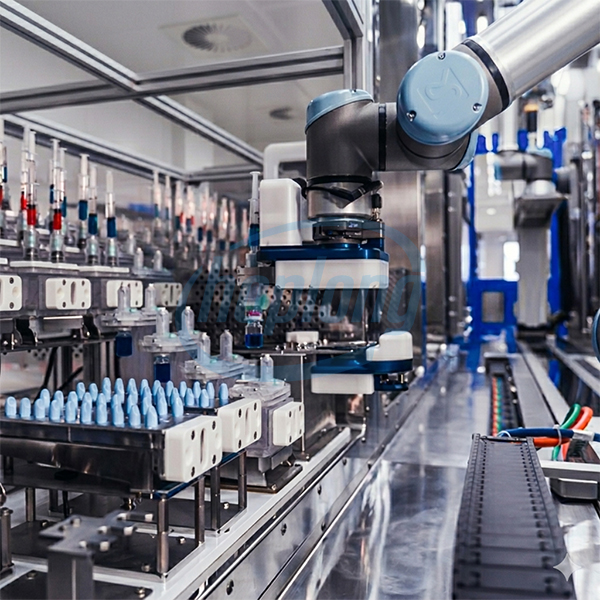 Với thiết kế sáu trục linh hoạt, robot UR có khả năng mô phỏng hoàn hảo các chuyển động của cánh tay người.