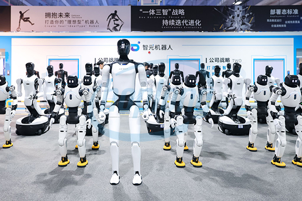 chao-don-robot-hinh-nguoi-thu-10-000-cua-agibot-va-ky-nguyen-tu-dong-hoa-moi-4.jpg