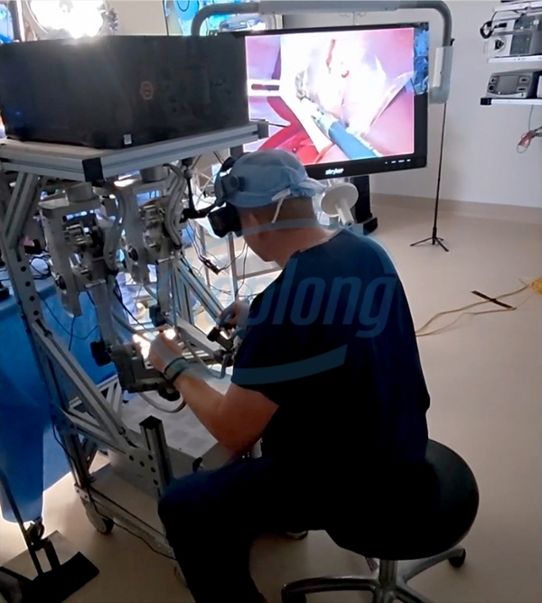dai-hoc-my-thuc-hien-thanh-cong-ca-phau-thuat-bang-robot-hinh-nguoi-unitree-g1-2.jpg