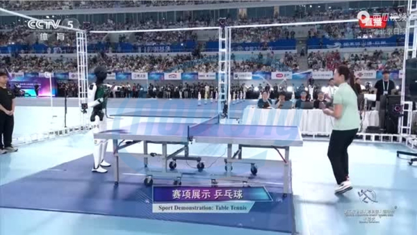 robot-hinh-nguoi-agibot-a3-tu-dong-choi-bong-ban-so-tai-cung-nha-vo-dich-olympic-ding-ning-1