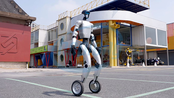 robot-hinh-nguoi-unitree-g1-gay-kinh-ngac-voi-man-truot-bang-va-lon-nhao-360-do-cuc-chay-1.jpg