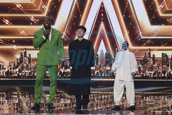 tiet-muc-vo-thuat-cua-robot-hinh-nguoi-unitree-gianh-nut-vang-tien-thang-vao-chung-ket-americas-got-talent-2026-1.jpg