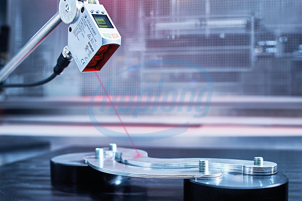 Cảm biến quang có tuổi thọ dài, ít bị mài mòn và hoạt động ổn định với độ chính xác cao.