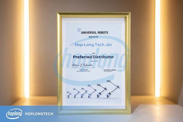 Hợp Long đã được trao danh hiệu "Preferred Distributor" từ Universal Robots.