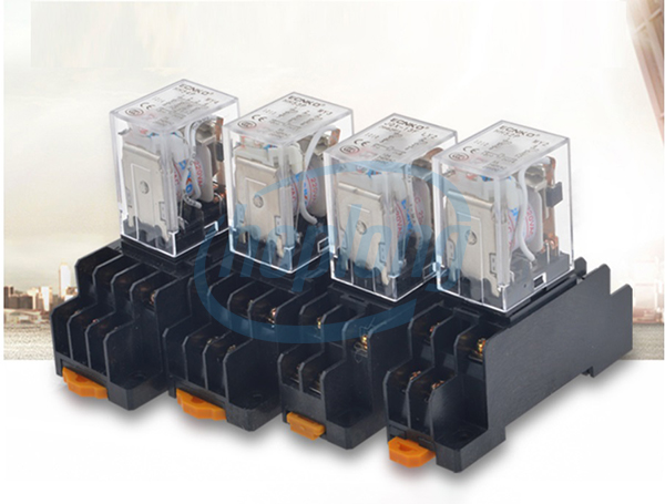 Đế Rơ-le trung gian là phụ kiện bắt buộc đi kèm để gắn cố định Rơ-le.