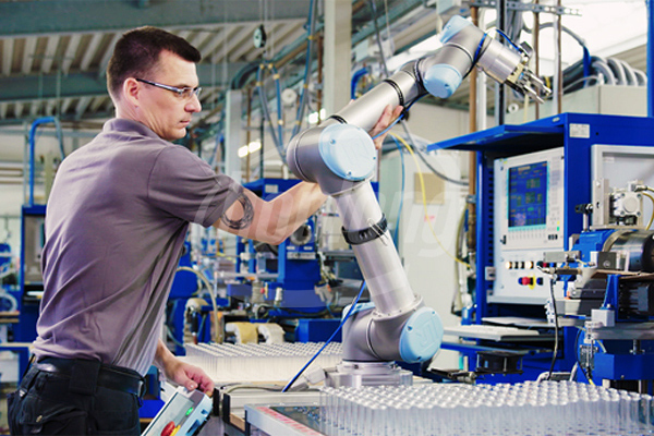 Cobot là những robot có kích thước nhỏ.