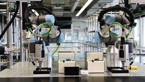 Cobot có khả năng làm việc ở nhiều vị trí khác nhau trong quy trình sản xuất.