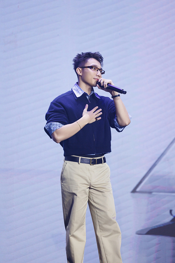 Đại sứ thương hiệu ECOVACS Việt Nam - Sơn Tùng M-TP chia sẻ trong sự kiện.