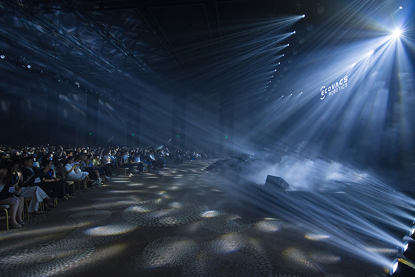 Hành trình hợp tác giữa ECOVACS và Nghệ sĩ Sơn Tùng M-TP, góp phần biến không gian sống trở thành một sân khấu tỏa sáng, đánh dấu sự giao thoa giữa công nghệ và nghệ thuật.